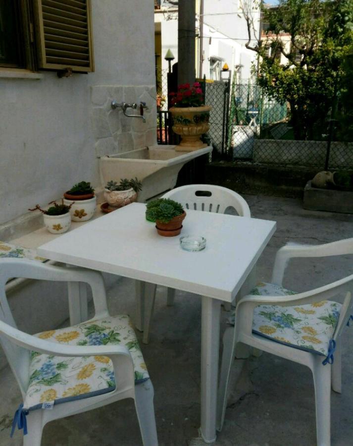 Alfi Beb Acomodação com café da manhã Le Torri Exterior foto